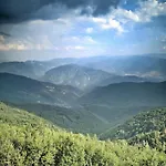 малка къщичка бяла черква Villa Kulata (Blagoevgrad)