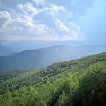 Villa малка къщичка бяла черква *