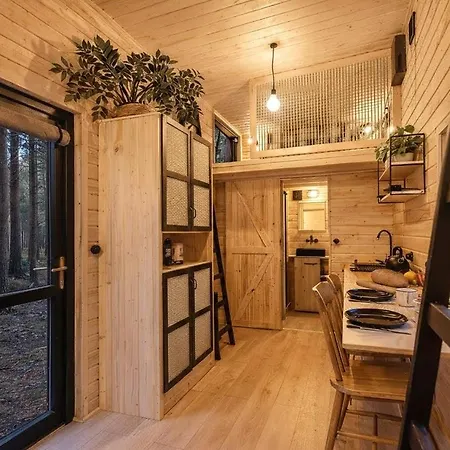 Villa малка къщичка бяла черква