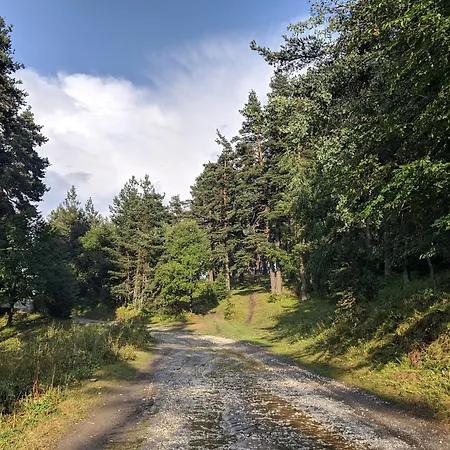 малка къщичка бяла черква Villa Kulata