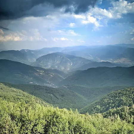 малка къщичка бяла черква Villa Kulata