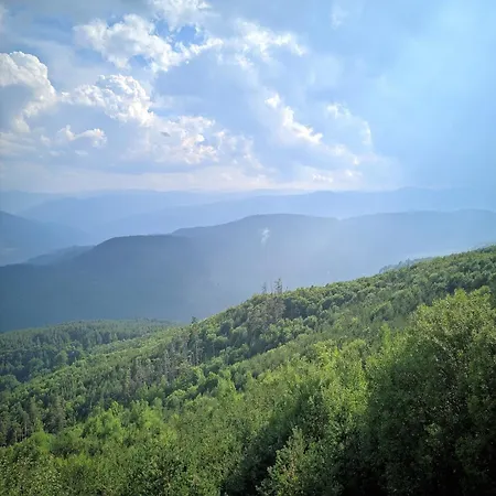 Villa малка къщичка бяла черква *